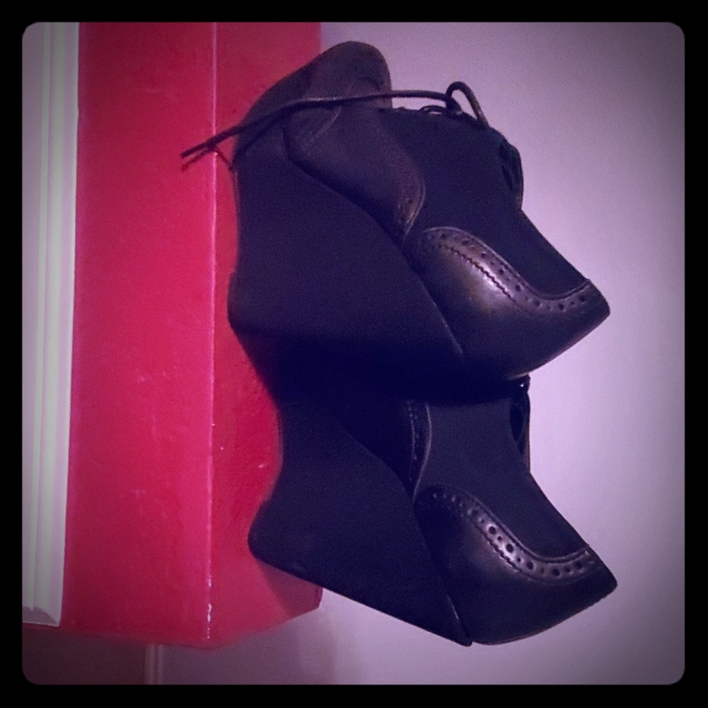 Madeline wedges
